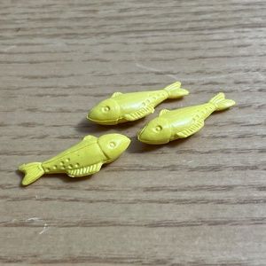Lil Woodzeez Hopin Farmers Market Replacement  3 Yellow Fish Calico Critters Set
